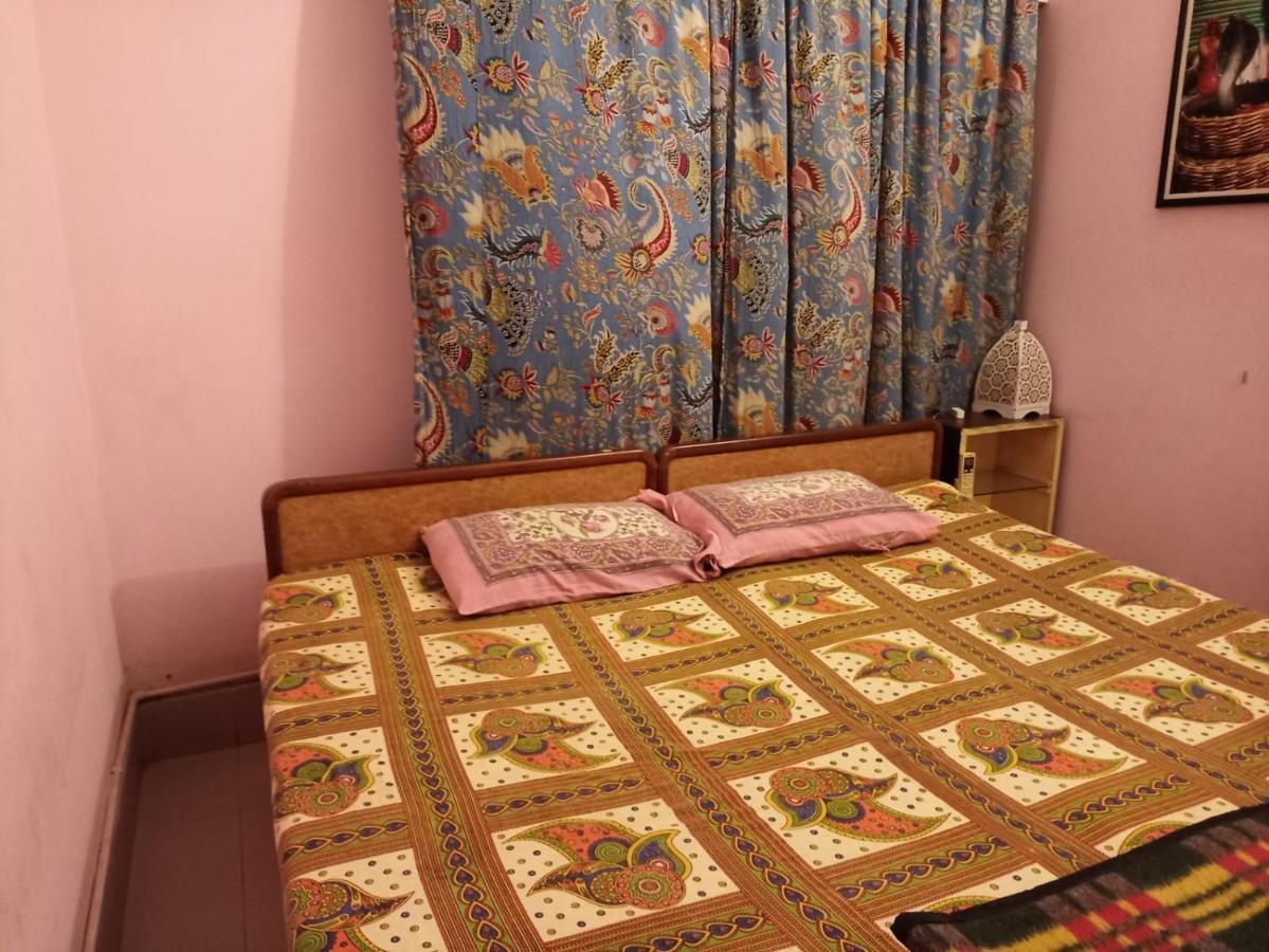 Brown Bread Bakery Guest House Varanasi Eksteriør billede