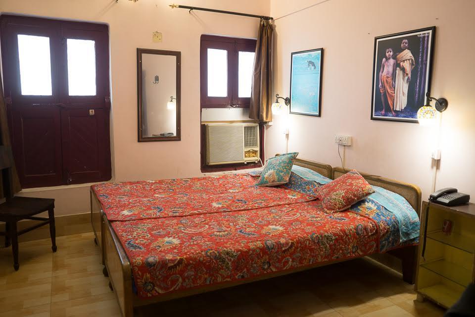 Brown Bread Bakery Guest House Varanasi Eksteriør billede